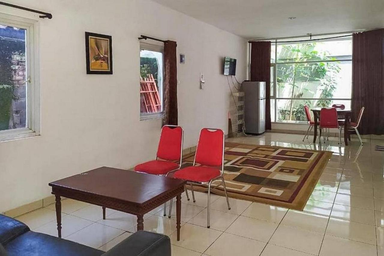 Отель Graha Ht Sumantri Mitra Reddoorz Тасикмалая Экстерьер фото